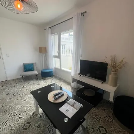 La Tour Carree, T2 Avec Parking Apartamento