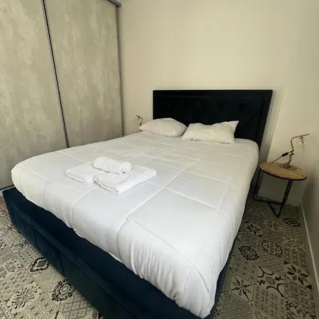 La Tour Carree, T2 Avec Parking * לה רושל