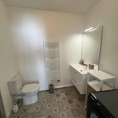 La Tour Carree, T2 Avec Parking דירה *