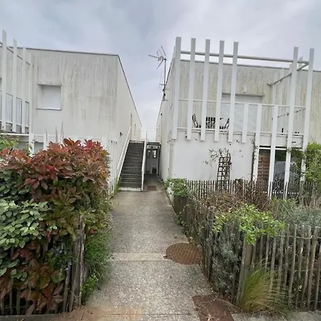 La Tour Carree, T2 Avec Parking * לה רושל